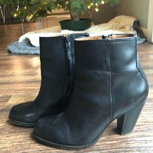 Frye short black boots with heel, bootie, leather